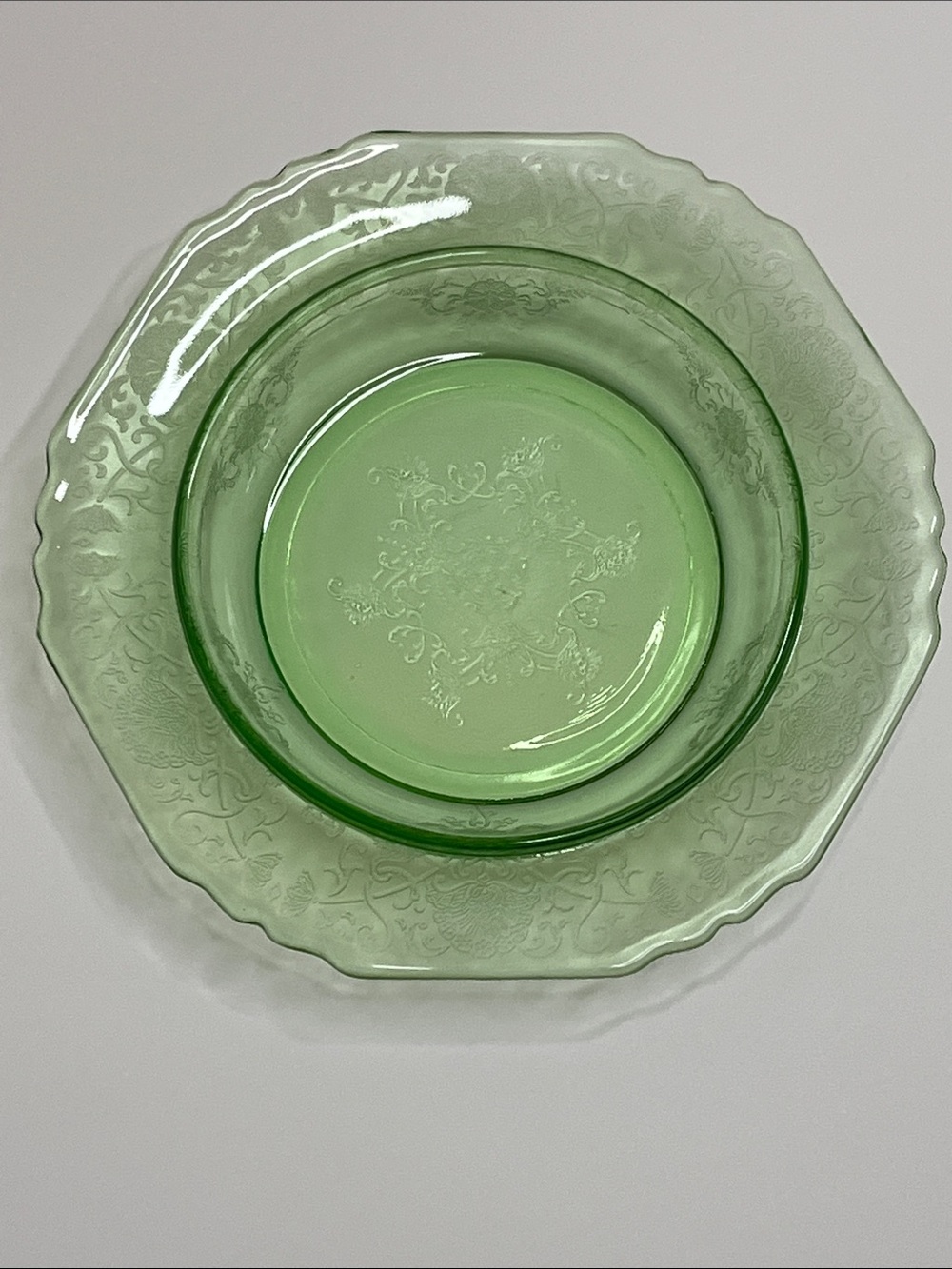 1930s Green Depression Glass Scalloped Rim Bowl (Subtle UV Glow)
